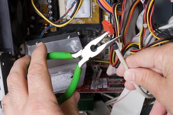 5 Ways to Make More Money as an Electrician