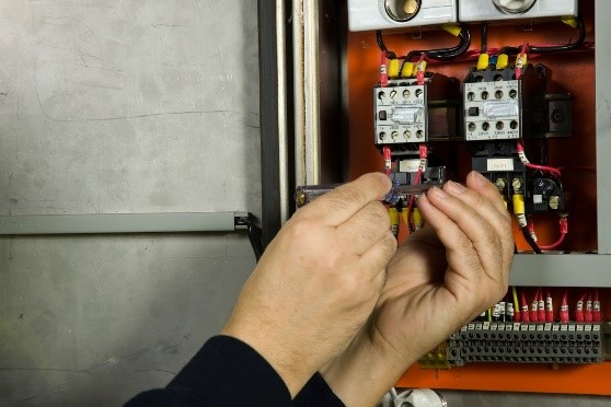 Work Hours and Pay in the Electrical Trade