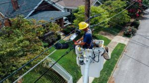 Pros and Cons of Electricians